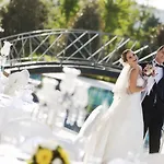 מלון Radisson Blu & Spa, Tuzla