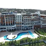 מלון Radisson Blu & Spa, Tuzla