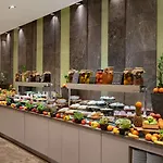 Radisson Blu & Spa, Tuzla מלון